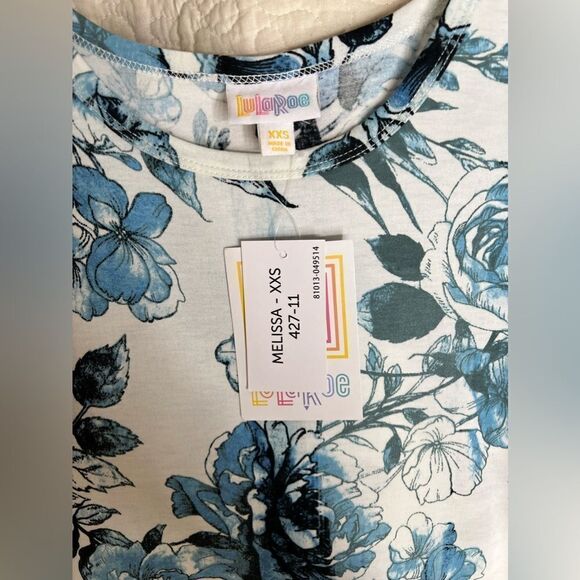 NWT LulaRoe Melissa Top - Picture 3 of 4